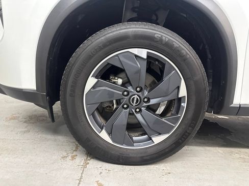 Used 2024 Nissan Rogue SV FWD image 22
