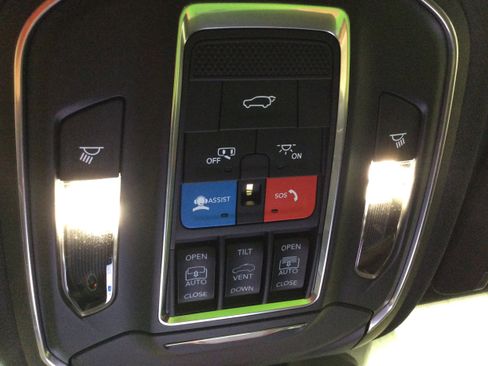 New 2025 Jeep Grand Cherokee L Limited w/ Black Appearance Package image 20