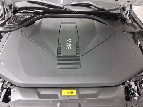 New 2026 BMW i5 eDrive40 w/ Premium Package RWD image 31
