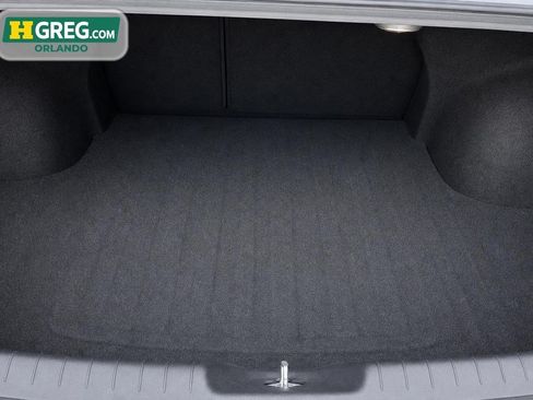 Used 2022 Hyundai Elantra SEL w/ Convenience + Premium Package FWD image 18