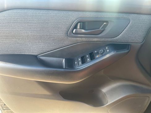 Used 2023 Nissan Rogue S image 20