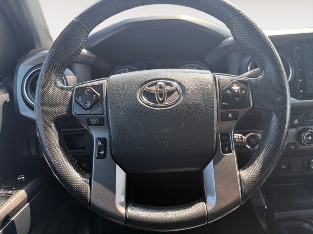 Used 2018 Toyota Tacoma TRD Off-Road AWD/4WD image 8