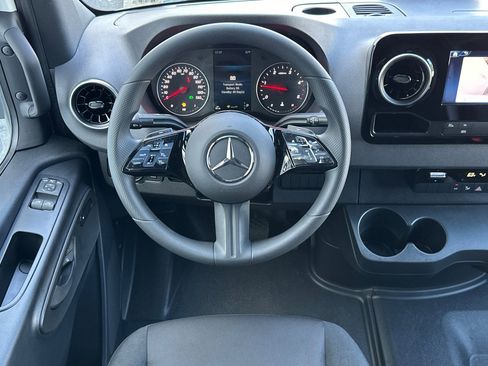 New 2025 Mercedes-Benz Sprinter 2500 image 12