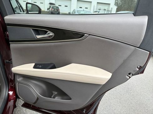 Certified 2023 Lincoln Nautilus Reserve image 16