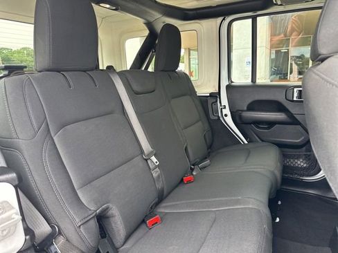 Used 2020 Jeep Wrangler Unlimited Sahara AWD/4WD image 35