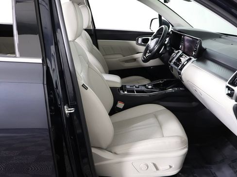 Certified 2023 Kia Sorento SX Prestige AWD/4WD image 33