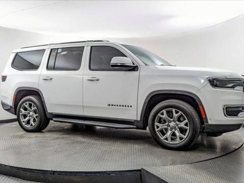 Used 2022 Jeep Wagoneer Series II image 11