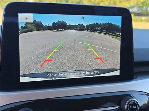 Used 2020 Ford Escape SE image 17