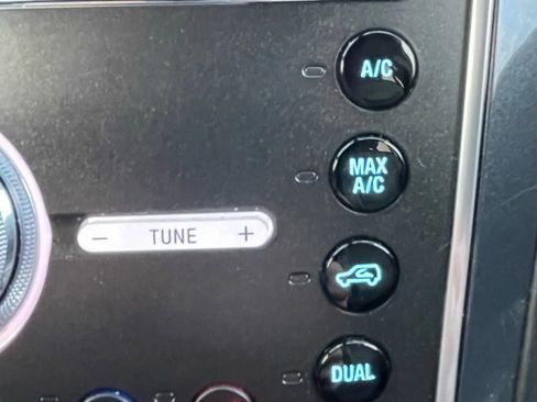 Used 2018 Ford Explorer Platinum AWD/4WD image 25