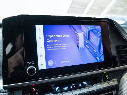 Certified 2025 Toyota Camry SE w/ Convenience Package image 24