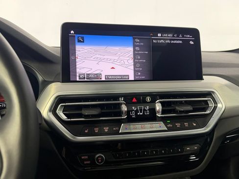 Used 2025 BMW X4 xDrive30i AWD/4WD image 19