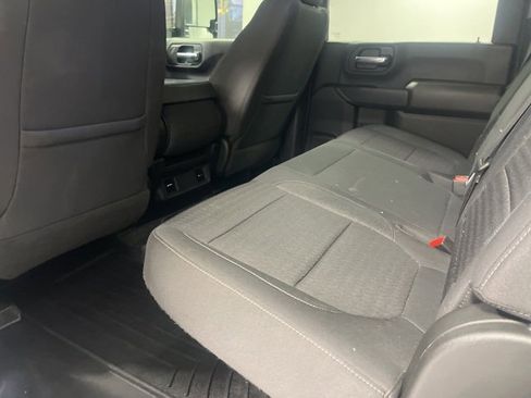 Used 2022 Chevrolet Silverado 2500 Custom w/ Custom Value Package image 33
