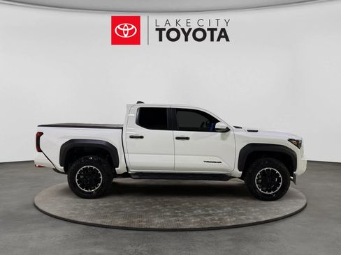 Used 2026 Toyota Tacoma TRD Off-Road AWD/4WD image 11