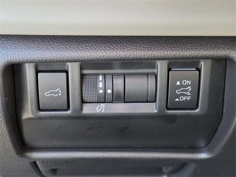 Used 2025 Subaru Forester Premium w/ Convenience Package #2 image 24