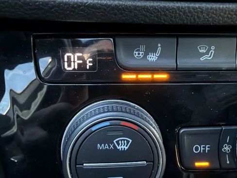 Used 2019 Volkswagen Jetta R-Line w/ R-Line Cold Weather Package image 30