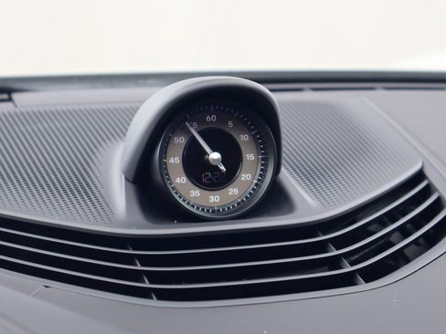 Certified 2025 Porsche Taycan Turbo AWD/4WD image 27