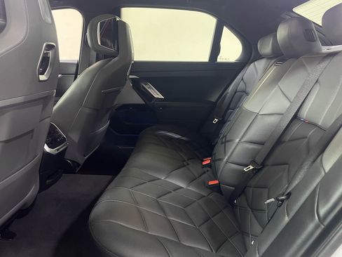 Used 2025 BMW 740i xDrive image 39