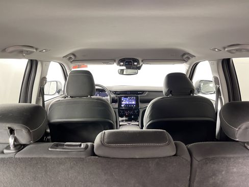 Used 2023 Jeep Grand Cherokee Laredo w/ Trailer Tow Prep Group (B) image 15