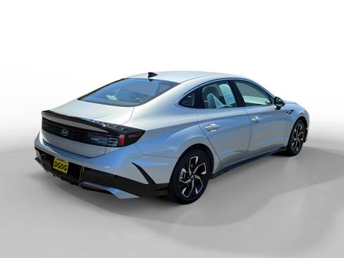Used 2024 Hyundai Sonata SEL FWD image 5