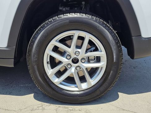 New 2026 Jeep Grand Cherokee Laredo RWD image 26