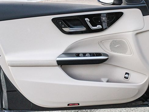 Certified 2025 Mercedes-Benz C 300 4MATIC Sedan image 21