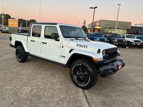 New 2026 Jeep Gladiator Sport AWD/4WD image 8