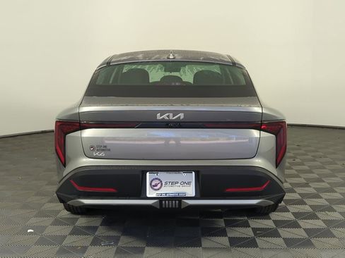 Used 2025 Kia K4 LXS image 6