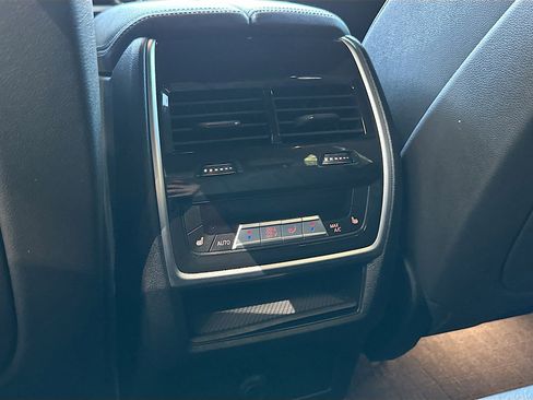 Used 2022 BMW X5 xDrive40i w/ Climate Comfort Package image 26
