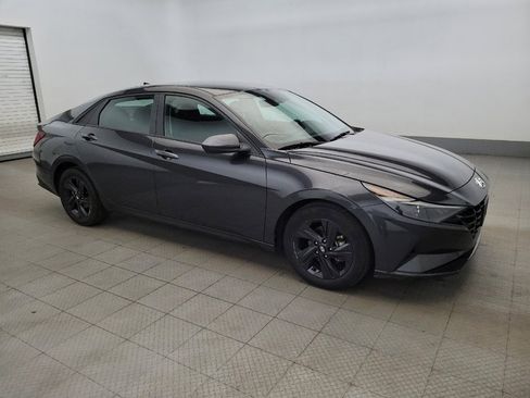 Used 2023 Hyundai Elantra SEL image 11