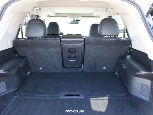 Used 2019 Nissan Rogue SL w/ Premium Package AWD/4WD image 5