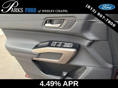 Used 2025 Nissan Pathfinder Platinum FWD image 5