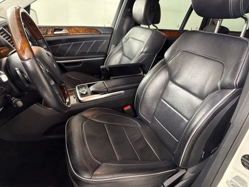 Used 2013 Mercedes-Benz GL 550 4MATIC image 10