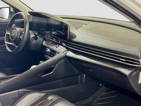 Used 2024 Hyundai Elantra Limited FWD image 28