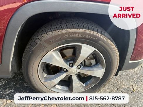 Used 2019 Jeep Cherokee Limited AWD/4WD image 10