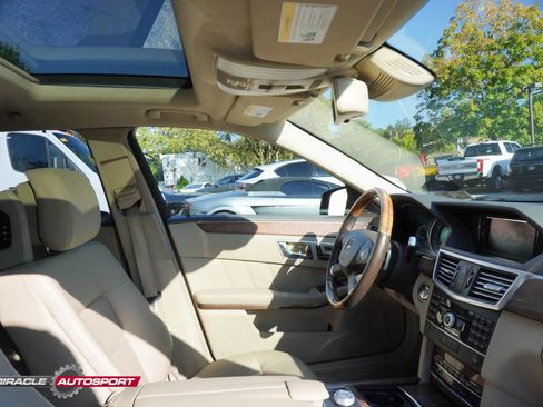 Used 2011 Mercedes-Benz E 350 4MATIC Wagon image 34