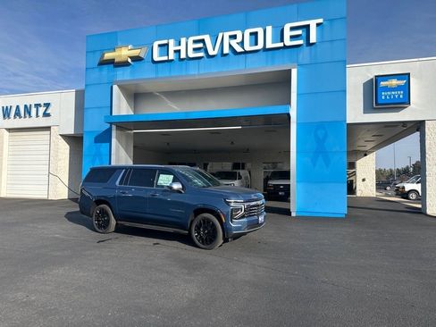 New 2026 Chevrolet Suburban Premier image 1