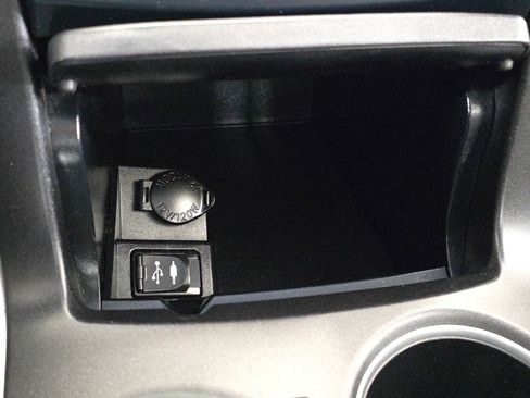 Used 2015 Toyota Camry SE FWD image 28