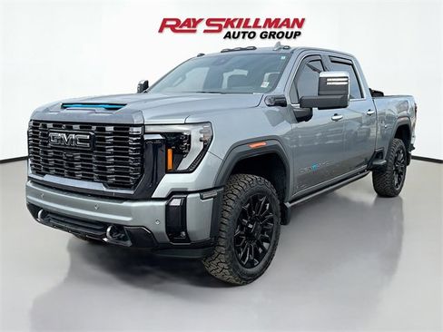 Used 2024 GMC Sierra 2500 Denali Ultimate w/ Max Trailering Package image 3