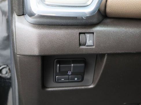 Certified 2023 GMC Canyon Denali w/ Denali Black Edition image 14