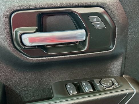 Used 2025 Chevrolet Silverado 1500 Custom w/ Turbomax Blackout Package AWD/4WD image 15