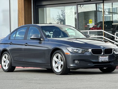 Used 2014 BMW 320i Sedan image 9