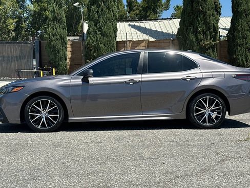 Used 2023 Toyota Camry SE FWD image 7