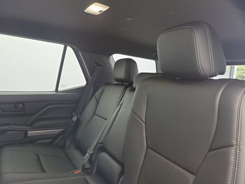Used 2025 Toyota 4Runner TRD Off-Road AWD/4WD image 11