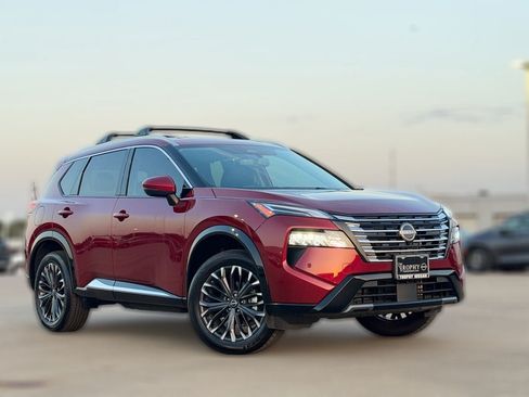 Certified 2026 Nissan Rogue Platinum AWD/4WD image 2