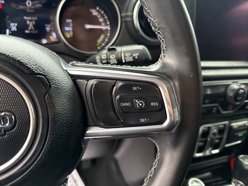 Used 2022 Jeep Wrangler Unlimited Sahara image 21