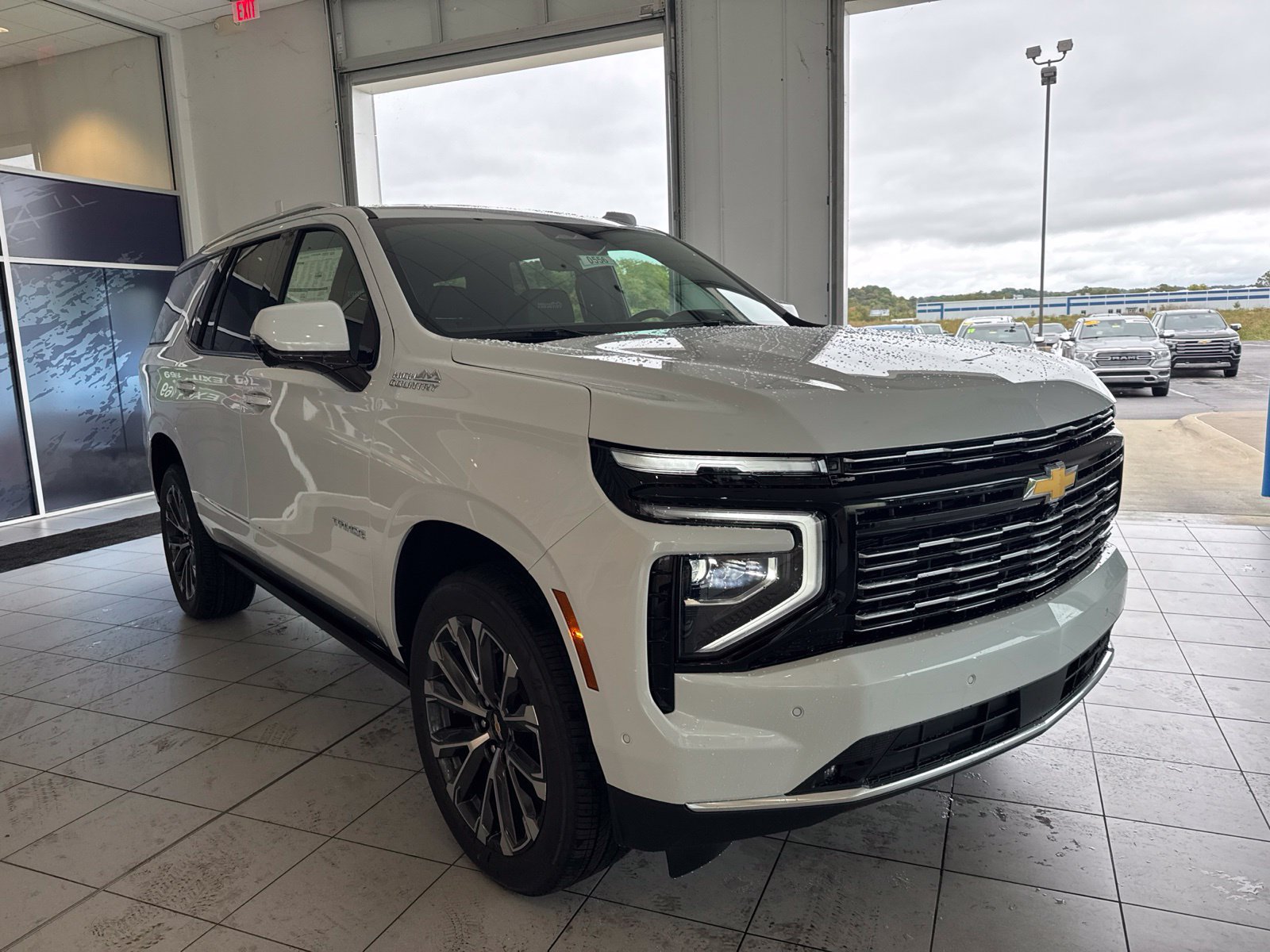 New 2027 Chevrolet Tahoe High Country AWD/4WD image 3