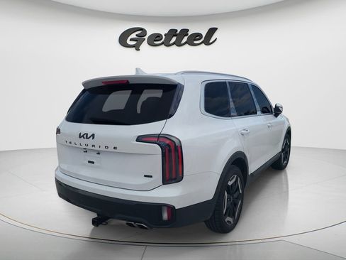 Used 2024 Kia Telluride EX AWD/4WD image 3