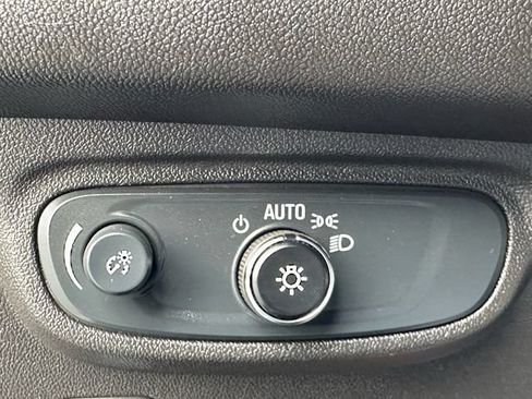 Used 2024 GMC Terrain SLE AWD/4WD image 24