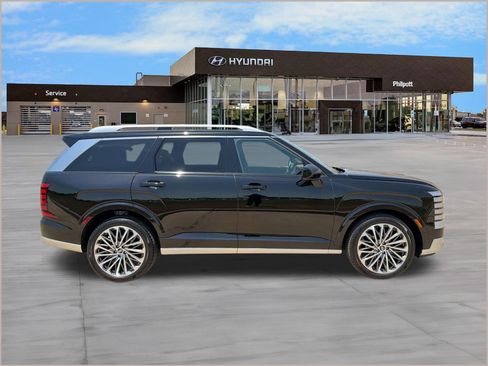 Certified 2026 Hyundai Palisade Calligraphy FWD image 8