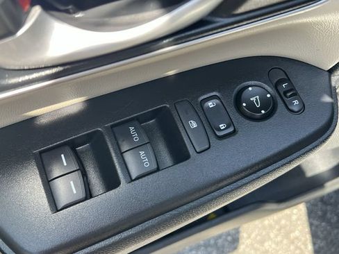 Used 2018 Honda CR-V Touring image 33